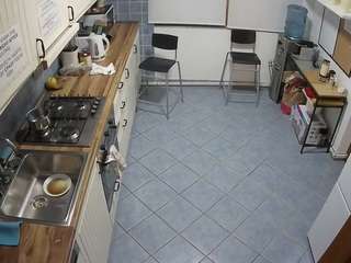 voyeurcam-julmodels-kitchen-2