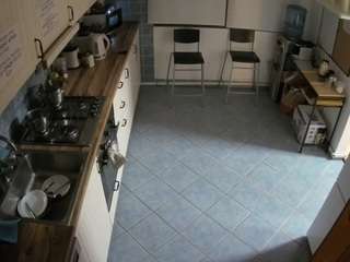 voyeurcam-julmodels-kitchen-2