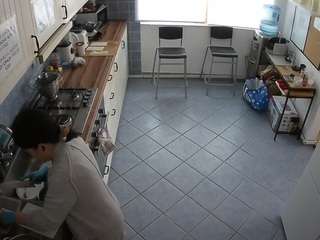 voyeurcam-julmodels-kitchen-2