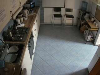 voyeurcam-julmodels-kitchen-2