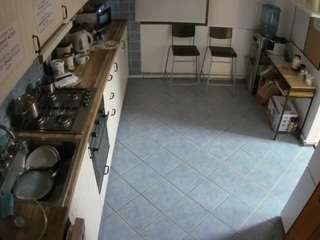 voyeurcam-julmodels-kitchen-2