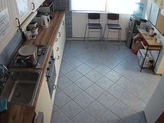 voyeurcam-julmodels-kitchen-2