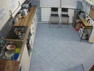 voyeurcam-julmodels-kitchen-2