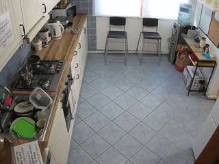 voyeurcam-julmodels-kitchen-2