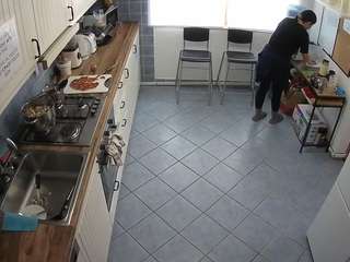 voyeurcam-julmodels-kitchen-2 webcam model
