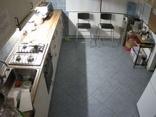 voyeurcam-julmodels-kitchen-2 camsoda