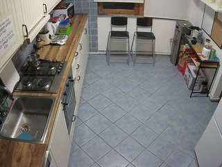voyeurcam-julmodels-kitchen-2 webcam