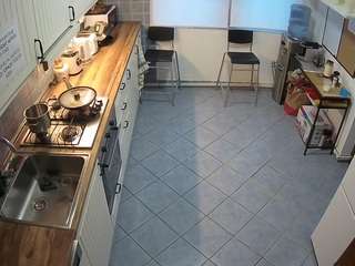 voyeurcam julmodels kitchen 2