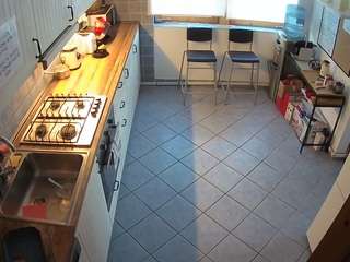 voyeurcam-julmodels-kitchen-2