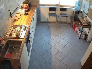 voyeurcam-julmodels-kitchen-2