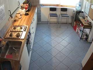 voyeurcam-julmodels-kitchen-2