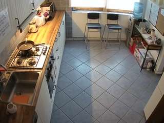 voyeurcam-julmodels-kitchen-2
