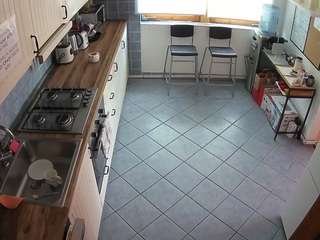 voyeurcam-julmodels-kitchen-2