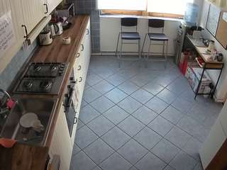 voyeurcam-julmodels-kitchen-2