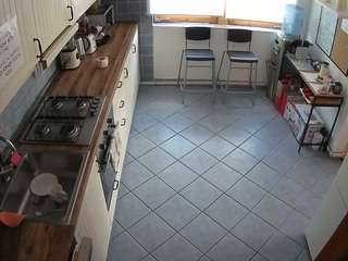 voyeurcam-julmodels-kitchen-2
