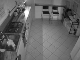 voyeurcam-julmodels-kitchen-2