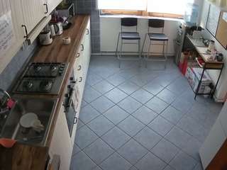 voyeurcam-julmodels-kitchen-2