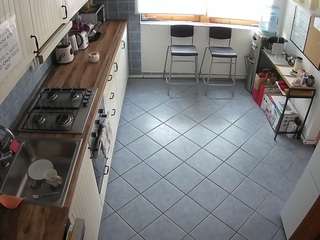 voyeurcam-julmodels-kitchen-2