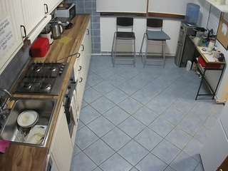 voyeurcam-julmodels-kitchen-2