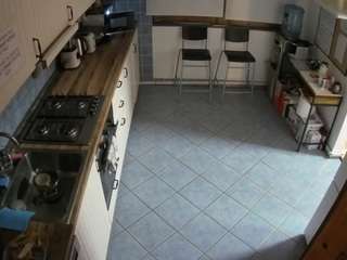 voyeurcam-julmodels-kitchen-2