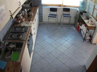 voyeurcam-julmodels-kitchen-2