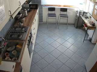 voyeurcam-julmodels-kitchen-2
