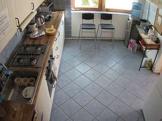 voyeurcam-julmodels-kitchen-2