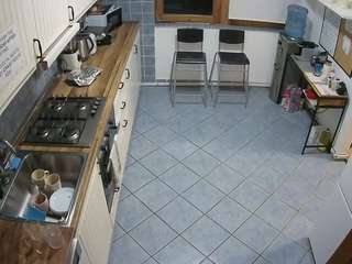 voyeurcam-julmodels-kitchen-2