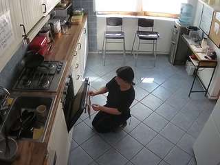 voyeurcam-julmodels-kitchen-2