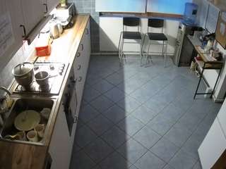 voyeurcam-julmodels-kitchen-2