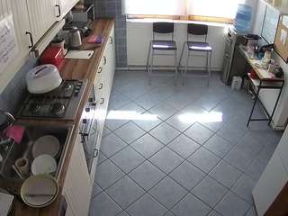 voyeurcam-julmodels-kitchen-2