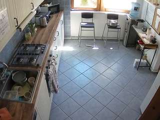 voyeurcam-julmodels-kitchen-2