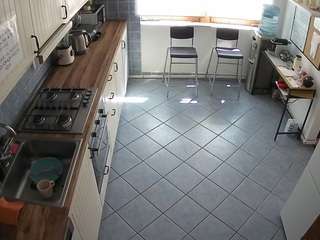 voyeurcam-julmodels-kitchen-2