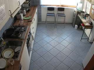 voyeurcam-julmodels-kitchen-2