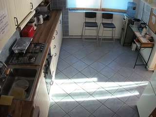 voyeurcam-julmodels-kitchen-2