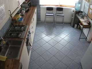 voyeurcam-julmodels-kitchen-2