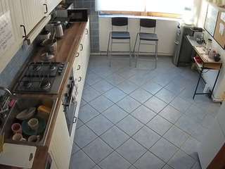 voyeurcam-julmodels-kitchen-2