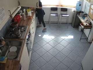 voyeurcam-julmodels-kitchen-2