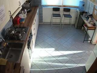 voyeurcam-julmodels-kitchen-2