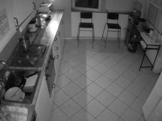 voyeurcam-julmodels-kitchen-2 camsoda