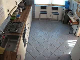 voyeurcam-julmodels-kitchen-2