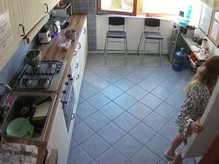 voyeurcam-julmodels-kitchen-2