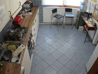 voyeurcam-julmodels-kitchen-2