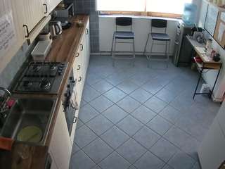 voyeurcam-julmodels-kitchen-2