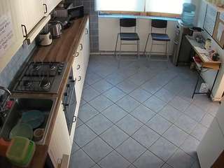 voyeurcam-julmodels-kitchen-2