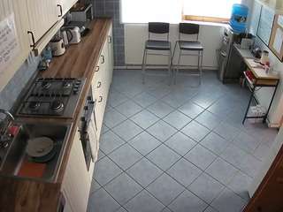 voyeurcam-julmodels-kitchen-2