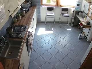 voyeurcam-julmodels-kitchen-2