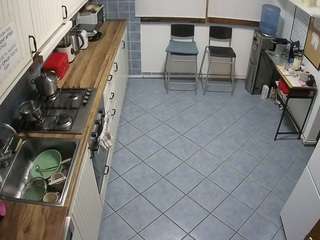 voyeurcam-julmodels-kitchen-2