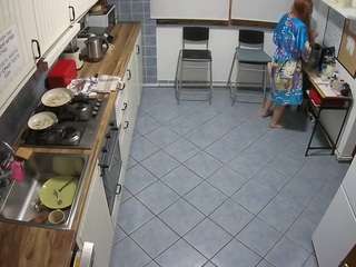 voyeurcam-julmodels-kitchen-2