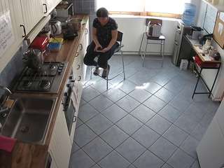 voyeurcam-julmodels-kitchen-2
